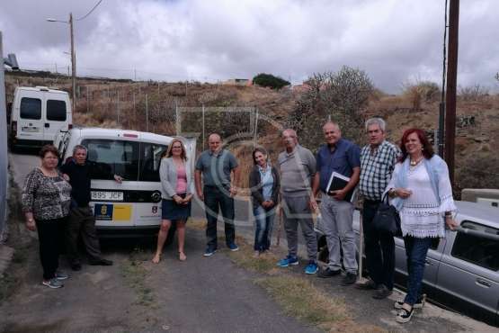 Sosa pone oído a las demandas de vecinos y agricultores de Montaña Las Palmas (Foto TA)